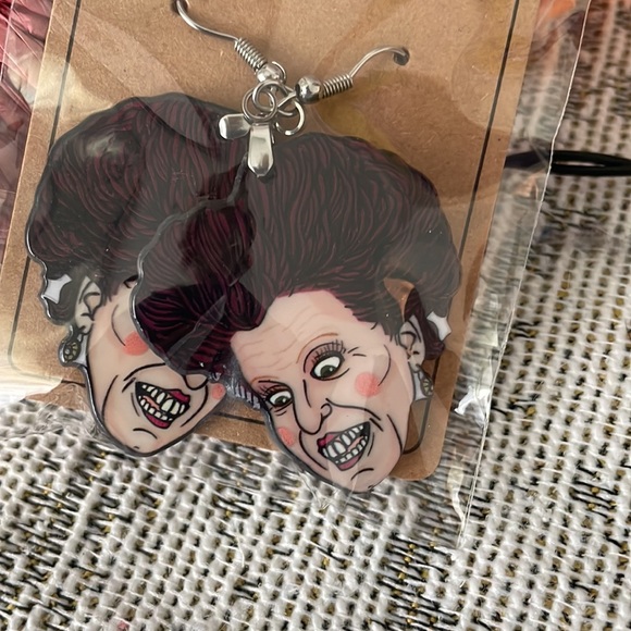 Hocus-pocus, Sanderson sisters earrings - Picture 2 of 5
